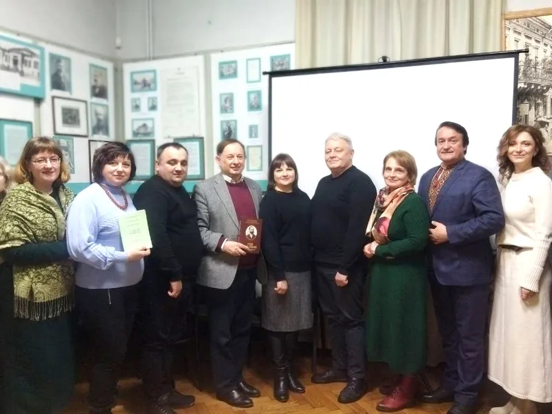 ЗАСЛУЖЕНИЙ ПЕРЕД УСІЄЮ УКРАЇНОЮ